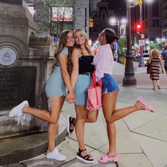 Meet your Posher, Kate - Picture 3 of 4